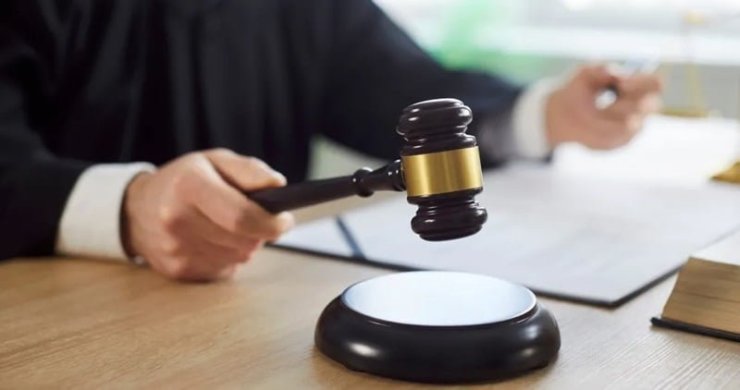 В Пафосе суд отпустил на свободу фигурантку дела о поджогах с залогом и запретом на выезд