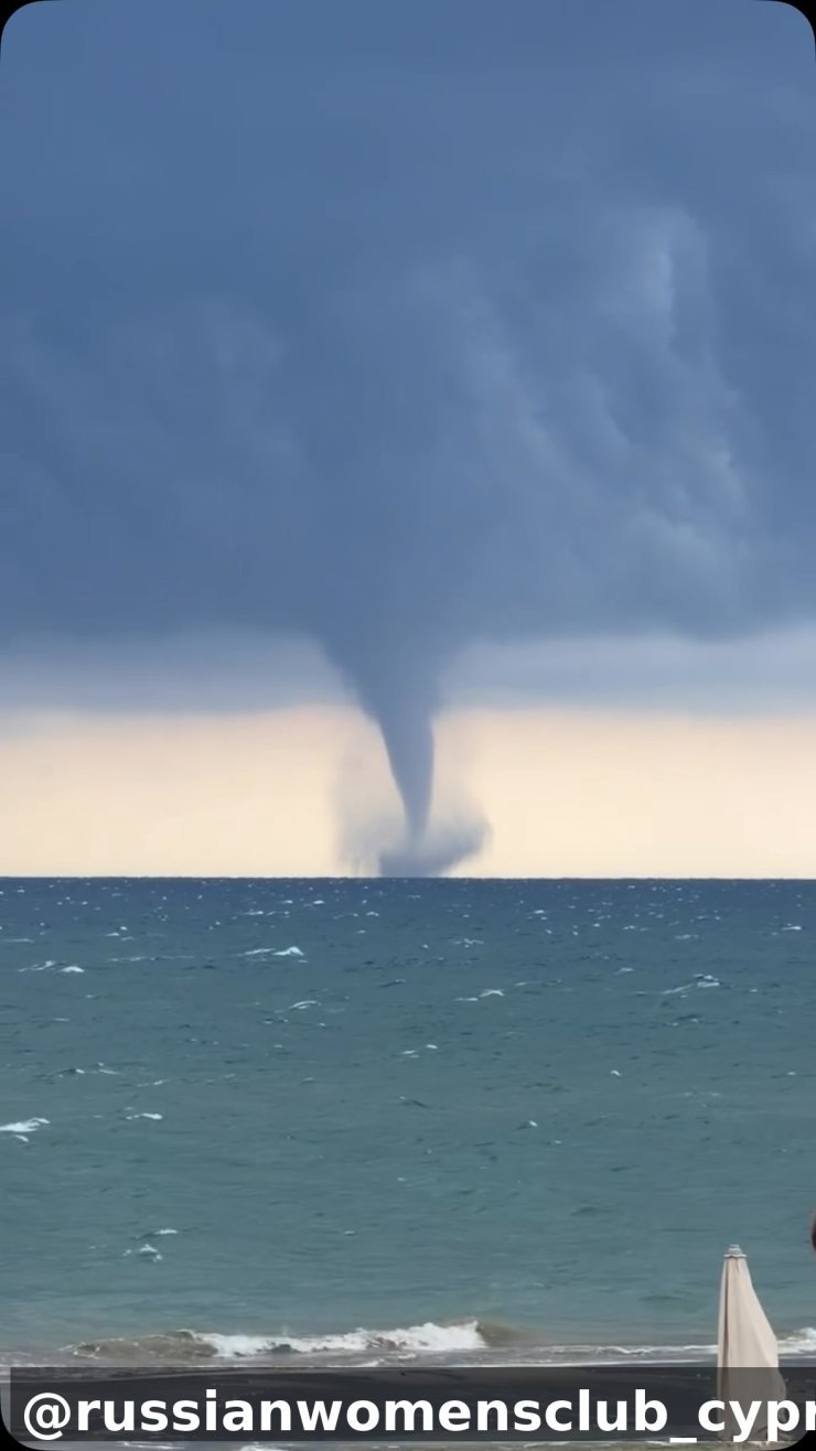 Ларнака сегодня🌪️🌪️🌪️ Напоминаем, что по всему острову 29.08.26 объявлено оранжевое предупреждение! ⛈ Ожида…